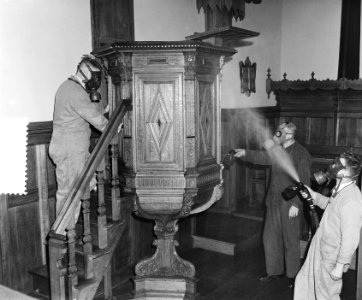 Kerk Blaricum, uitgassen van insecten, 500 jaar oude Nederlands Hervormde Kerk, Bestanddeelnr 906-4702