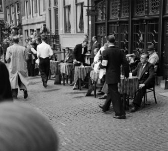 Kelnersrace Amsterdam Thorbeckeplein (bier), Bestanddeelnr 905-1668