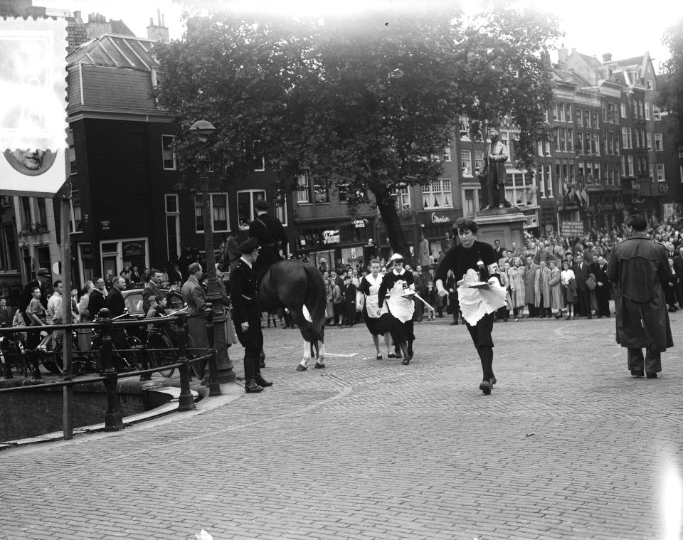 Kelnersrace Amsterdam Thorbeckeplein (bier), Bestanddeelnr 905-1664
