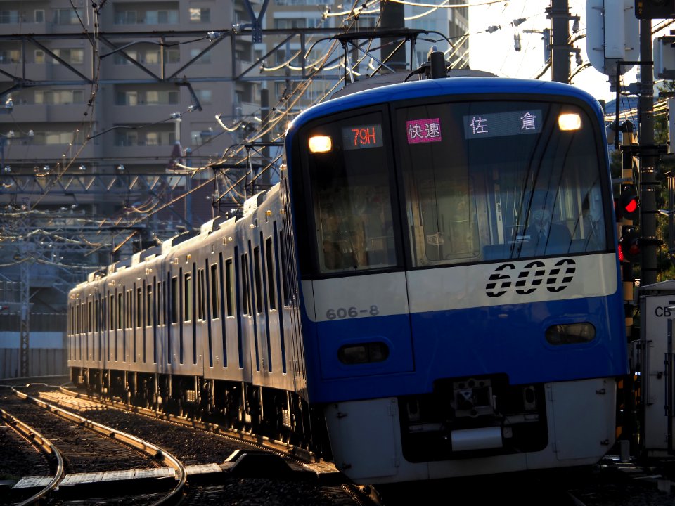 Keikyu 606 Blue sky train