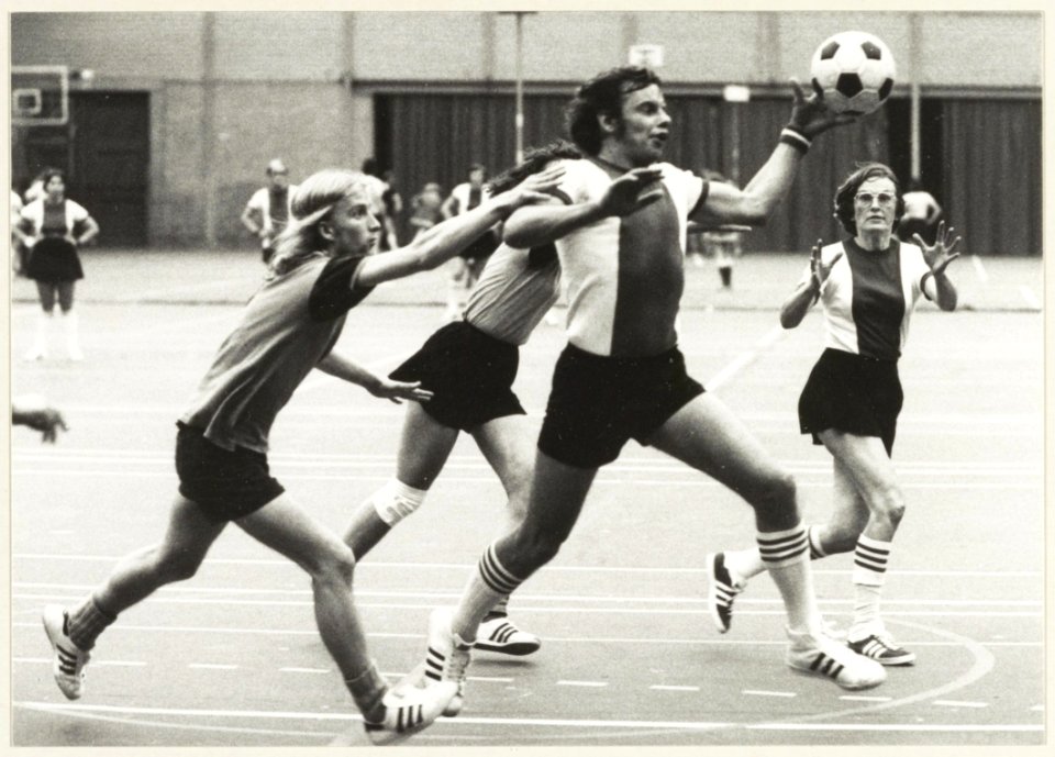 Kennemer Sporthal korfbalwedstrijd. NL-HlmNHA 54005092