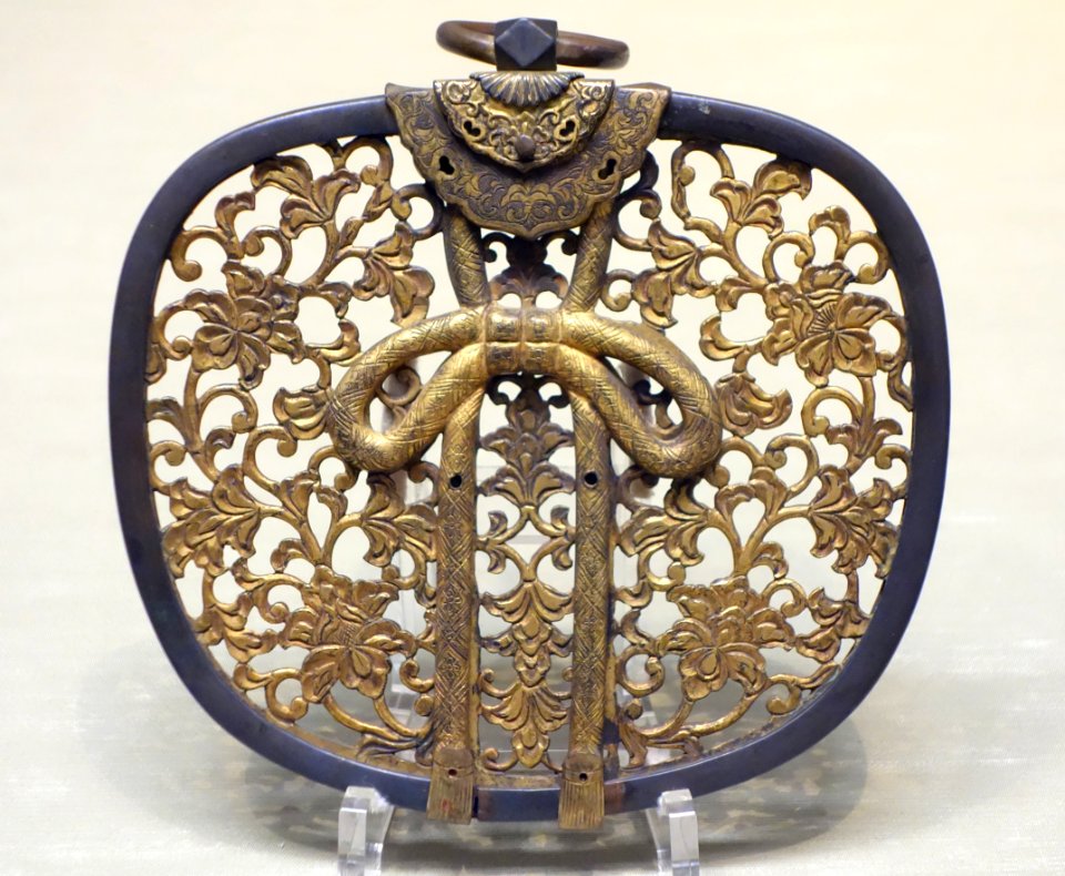 Keman (pendant ornament), Kamakura period, 13th century, gilt bronze in hosoge flower design - Tokyo National Museum - DSC05716