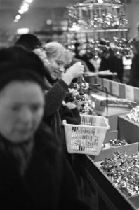 Kerstartikelen in Bijenkorf te Amsterdam, Bestanddeelnr 920-9262