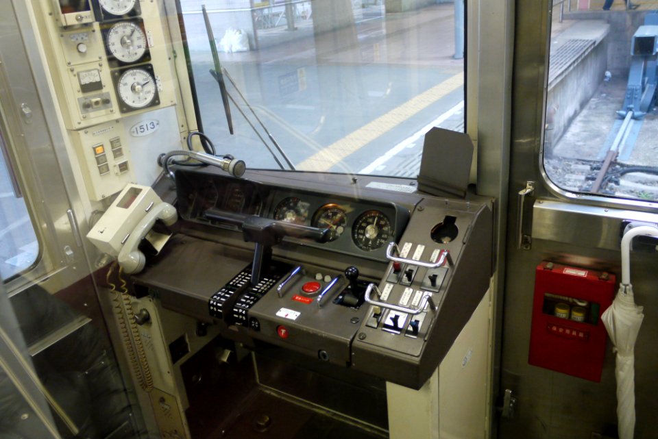Keikyu 1513 driver cabin