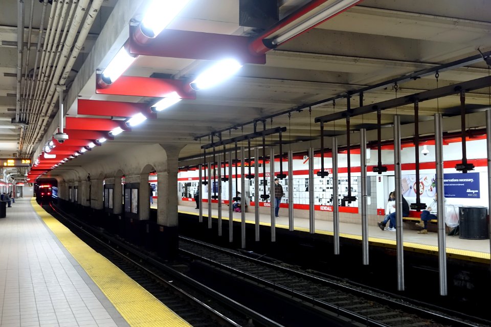 Kendall Square station - Cambridge, MA - DSC05741