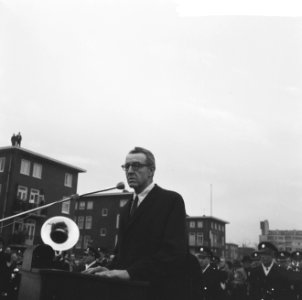 Kennedymonument onthuld in Amsterdam, Fisher Howe tijde toespraak, Bestanddeelnr 917-1558