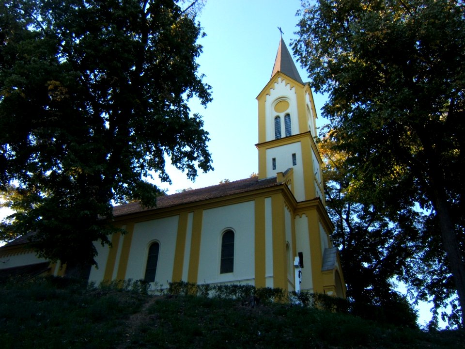 Kercseliget, templom
