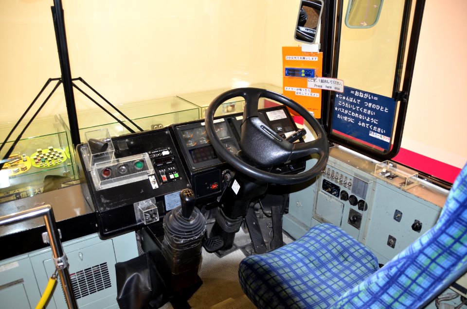 Keio Rail Land Nissan Diesel RN cockpit
