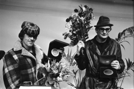 Kees van Kooten (l) en Wim de Bie met Nipkovschijf, Bestanddeelnr 929-3749
