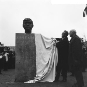 Kennedymonument onthuld in Amsterdam, tijdens de onthulling, Bestanddeelnr 917-1557