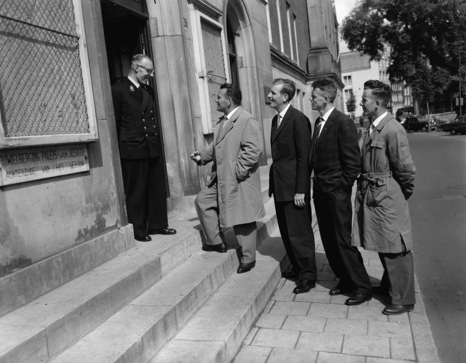 Kees Pellenaars , Daan de Groot , Mies Stolker , Van der Pluim van het gerechtsh, Bestanddeelnr 909-6593