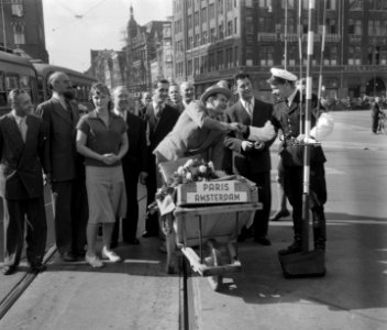 Kees Manders naar Parijs, Bestanddeelnr 904-7447