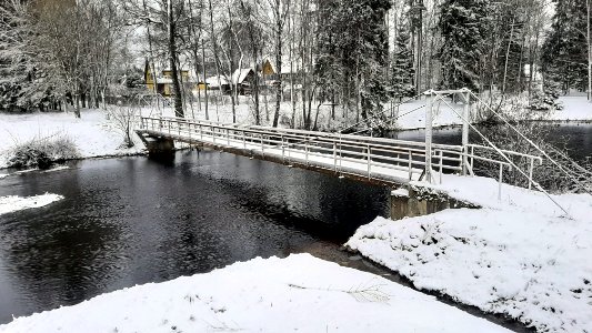 Kehra Ülejõe rippsild talvel