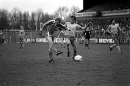 Kees Kist (links) en Aad Mansveld in duel, Bestanddeelnr 931-8450