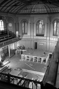Kerk op Weteringschans van Vrije Gemeente wordt beatgelegenheid, overzicht verbo, Bestanddeelnr 921-0036