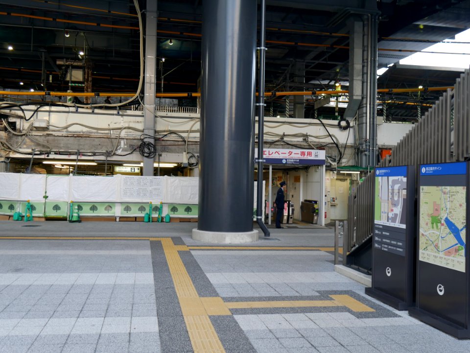 Keikyu Kanazawa Hekkei station entrance for lifts