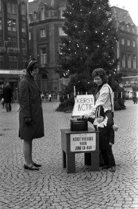 Kerstpot van Leger des Heils op de Dam, Bestanddeelnr 926-1047