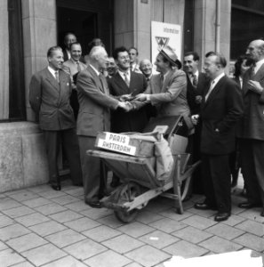 Kees Manders naar Parijs, Bestanddeelnr 934-5356