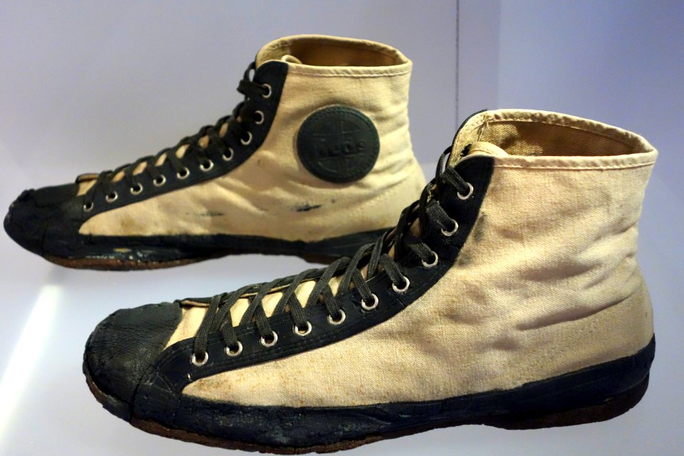 Keds basketball sneakers, 1929 - Bata Shoe Museum - DSC00724
