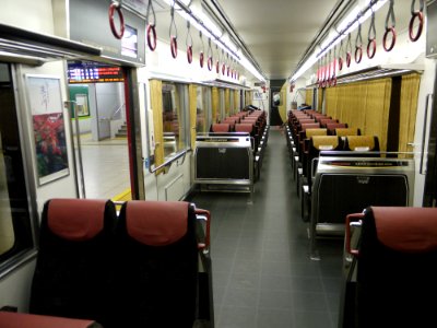 Keihan 8059 inside photo