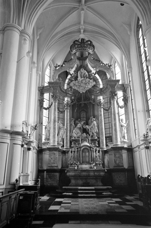 Kerk interieur te Thorn, abdij uit 10e eeuw, Bestanddeelnr 921-5482