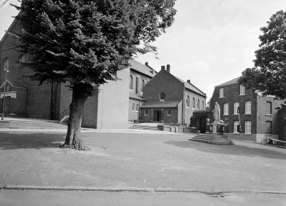 Kerken, standbeelden, pleinen, H Hartbeeld, Bestanddeelnr 165-0142