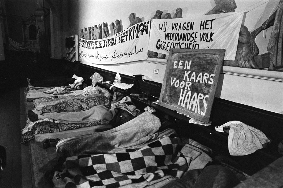 Kerkdienst in De Duif in Amsterdam in teken van hongerstakende Marokkanen honge, Bestanddeelnr 929-8451