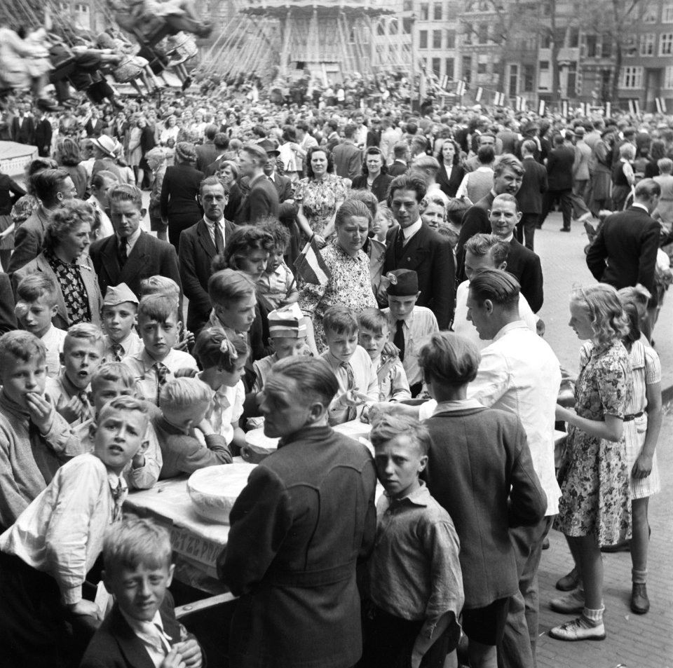 Kermis op het Amstelveld, Bestanddeelnr 900-4552