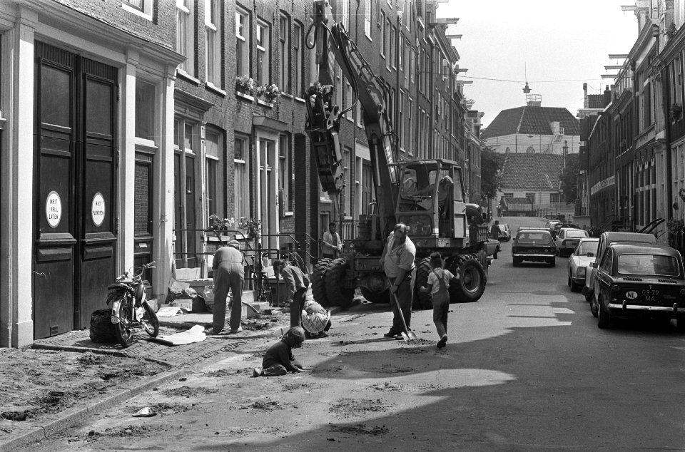 Kerkstraat te Amsterdam opgebroken voor werkzaamheden, Bestanddeelnr 926-5502