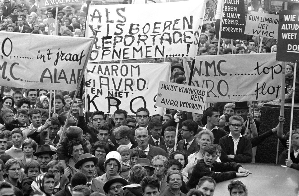 Kerkrade protesteert tegen de AVRO, Bestanddeelnr 914-2372