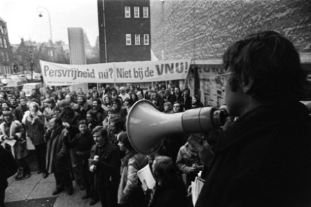 Kerstnummer Nieuwe Revu door hoofddirectie VNU vernieti hoofdredacteur Waleveld , Bestanddeelnr 928-9393