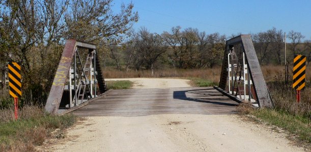 Keya Paha River 318 Ave bridge from W 1