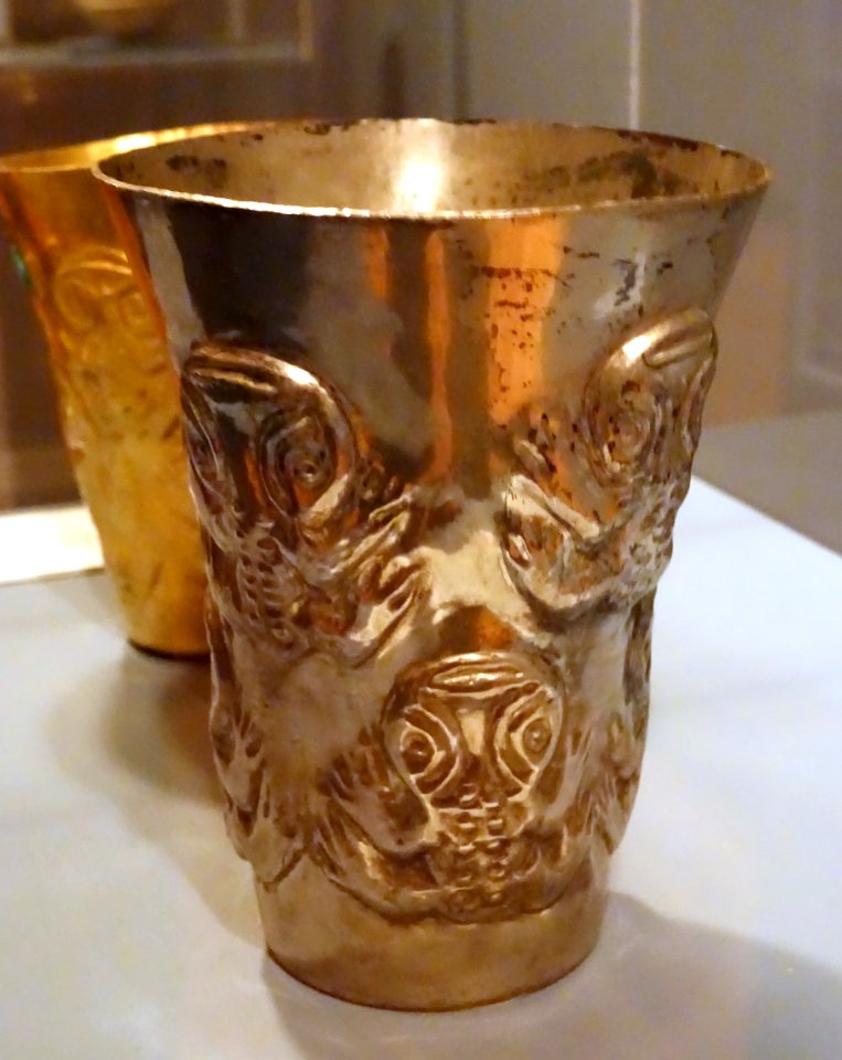 Kero cup with four repousse frogs, Peru, Chimu, north coast at Batan Grande, c. 1300 AD, silver - Krannert Art Museum, UIUC - DSC06434