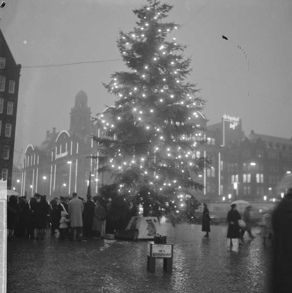 Kerstboom op de Dam, Bestanddeelnr 913-2741