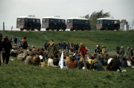 Kerncentrale Dodewaard beveiligd met prikkeldraad i.v.m. aangekondigde blokkade, Bestanddeelnr 253-8471