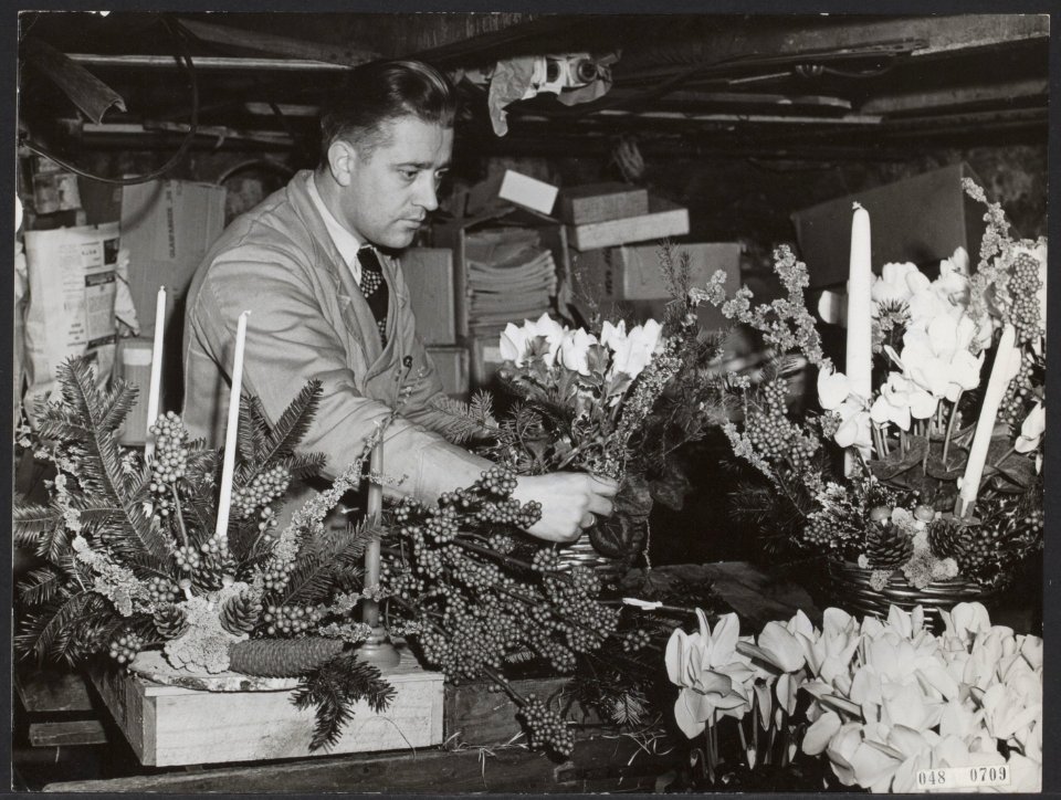 Kerstmis, winkeliers, bloemen, Bestanddeelnr 048-0709