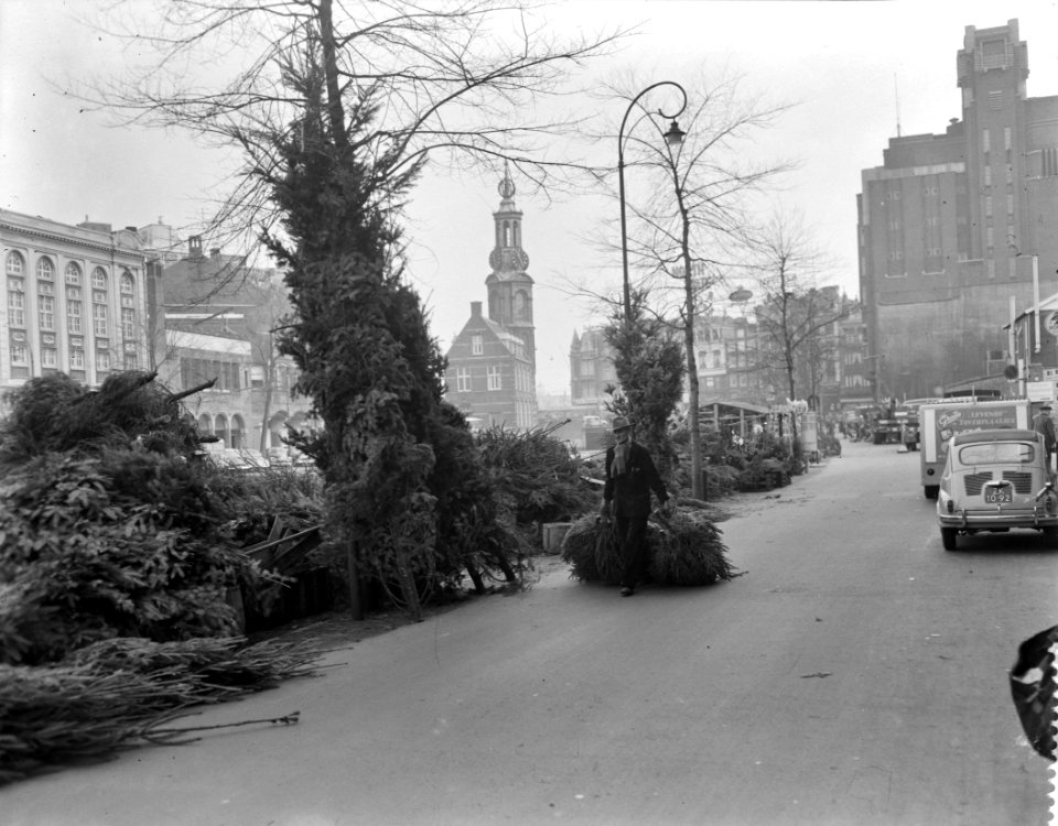 Kerstbomenmarkt op de Singel te Amsterdam, Bestanddeelnr 910-0243