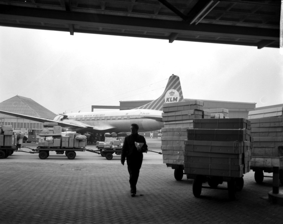 Kerstdrukte op Schiphol, Bestanddeelnr 914-6307