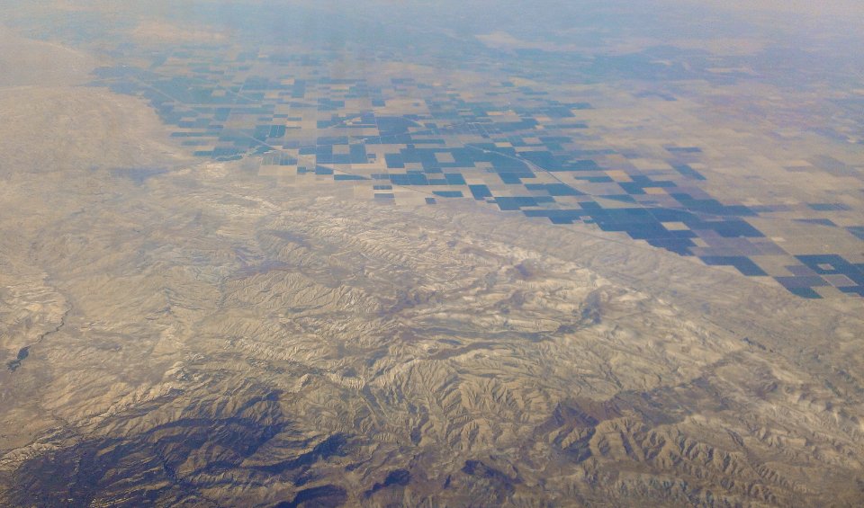 Kern-County-farms-and-mountains-Aerial-from-west-August-2014
