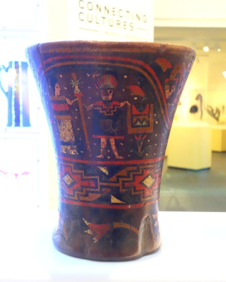 Kero (drinking vessel), Inca, Peru, 16th century, lacquered wood - Brooklyn Museum - Brooklyn, NY - DSC08443