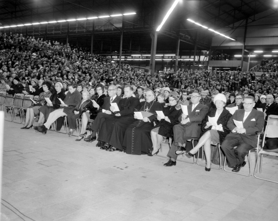 Kerstzang in de Ahoy Hall te Rotterdam, Bestanddeelnr 913-3448