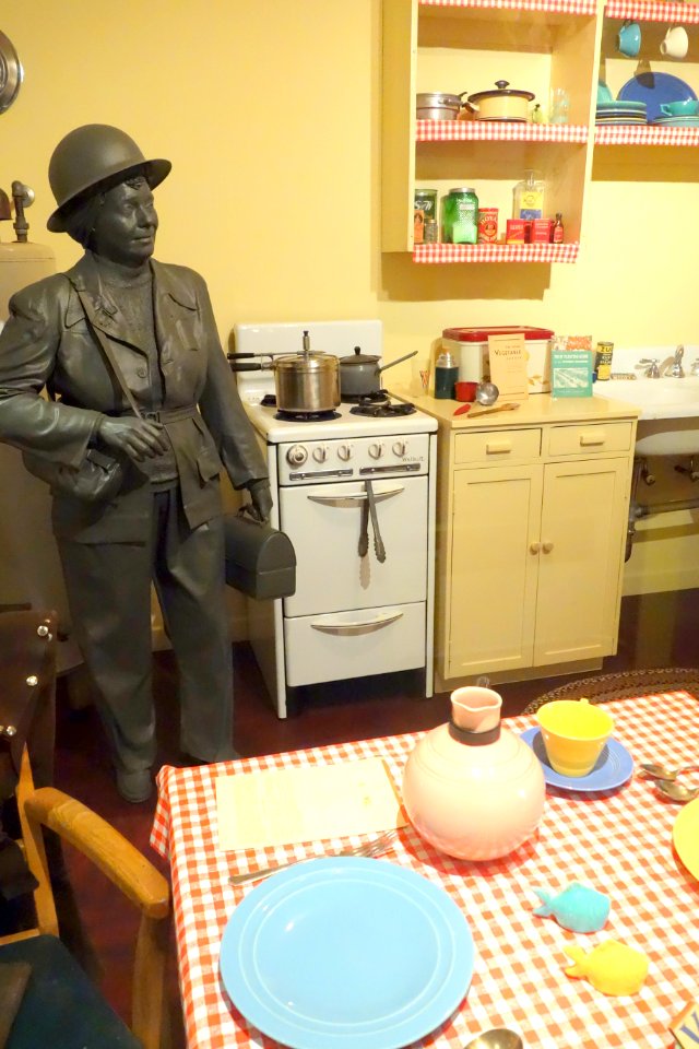 Kitchen exhibit - Oakland Museum of California - DSC05210