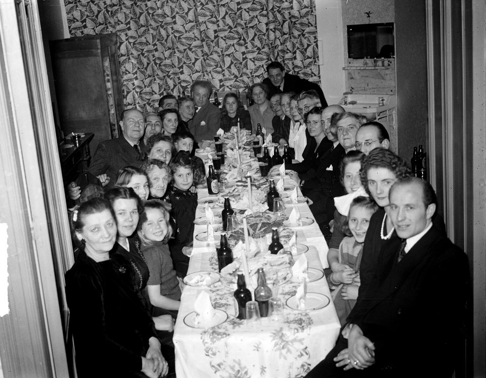 Kerstdiner mevrouw Rooselaar Amstel 194, Bestanddeelnr 903-1599