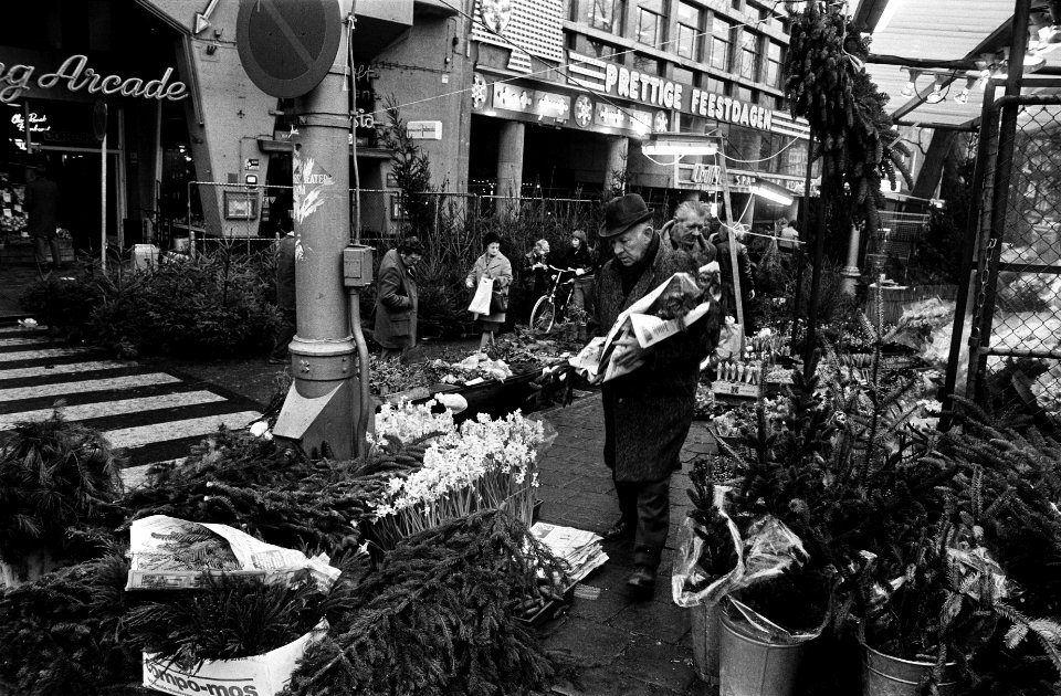 Kerstbomen op Bloem Singel te Amsterdam, Bestanddeelnr 927-6540