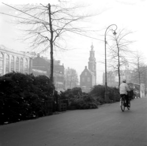 Kerstbomenmarkt op de Singel te Amsterdam, Bestanddeelnr 909-1565
