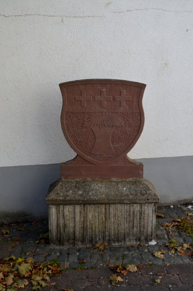 Klein-Karben, Peter-Geibel-Platz, Brunnen (2)