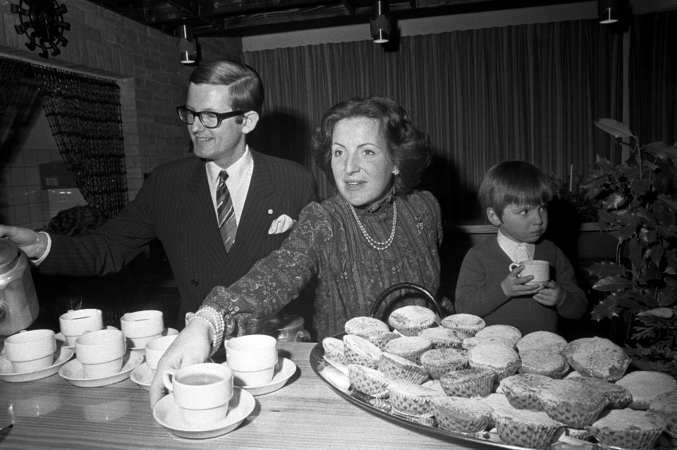 Kerstsfeer Koninklijke familie te Uddel, Pieter van Vollenhoven , Prinses Margri, Bestanddeelnr 925-2590