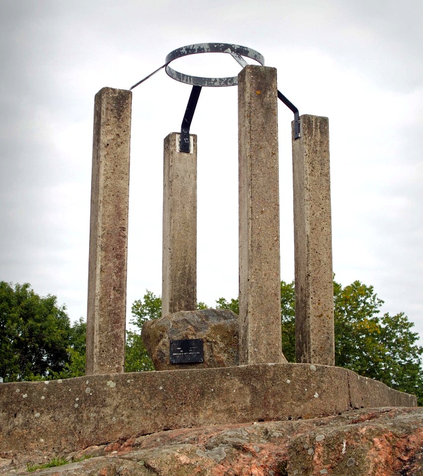 Kerttulinmäki hanging site memorial