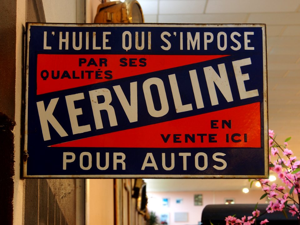 Kervoline Le Huile qui se Impose enamel advertising sign