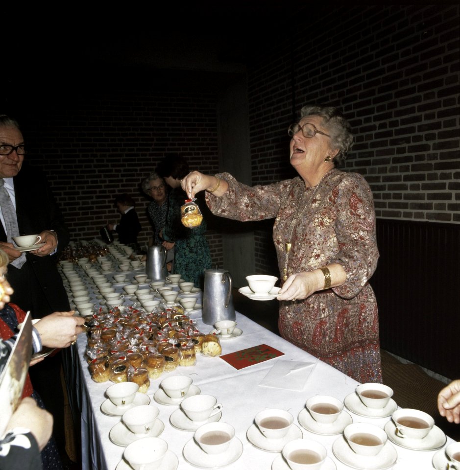 Kerstviering Koninklijke Familie en personeel 1977 ontbreekt, Bestanddeelnr 254-9933